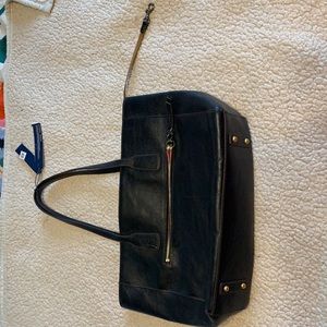 Brand bee Dooney & Bourke!